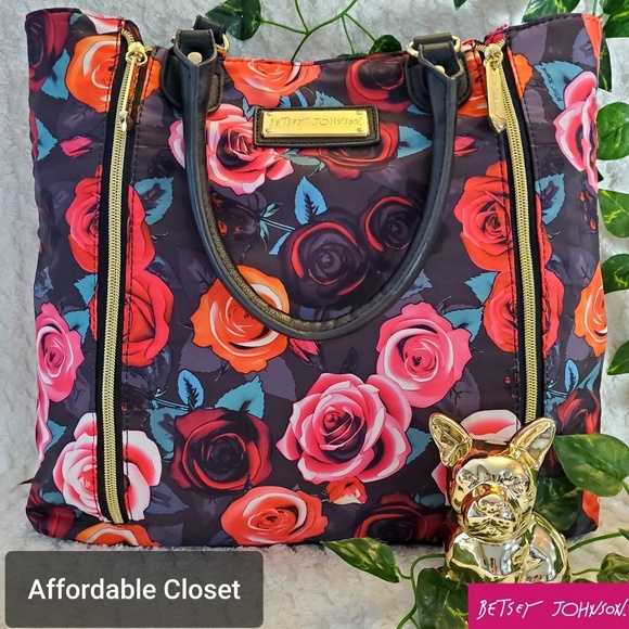 Betsey Johnson Handbags - •Tote BETSY JOHNSON•